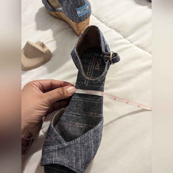 Toms Chambray Cork Bottom Wedge Peep toe Sandals Size 9 - Picture 8 of 10